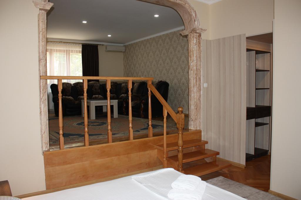 Paradise Hotel Tbilisi ภายนอก รูปภาพ